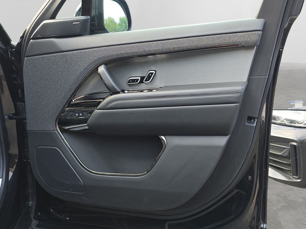 2025 Land Rover Range Rover Sport