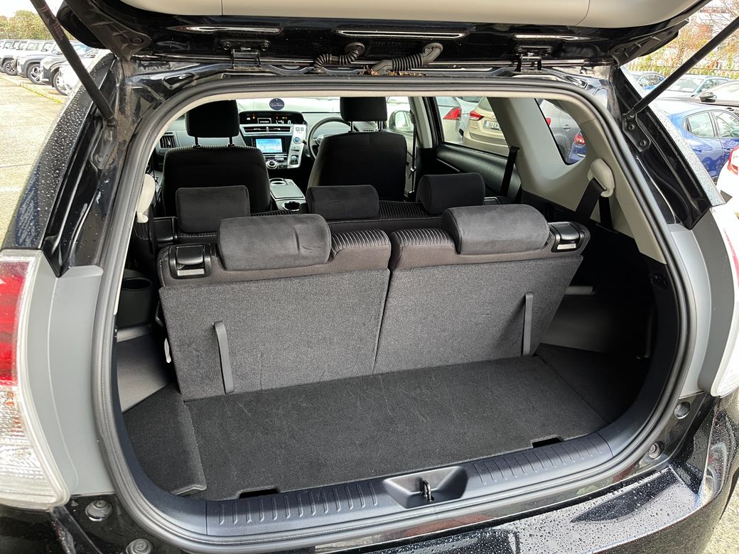 2018 Toyota Prius Alpha