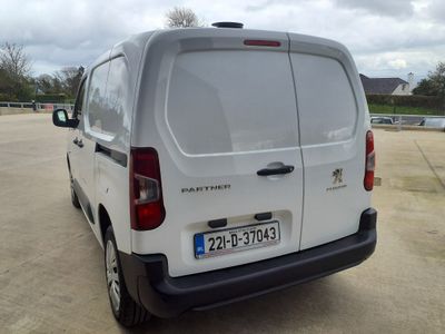 2022 Peugeot Partner