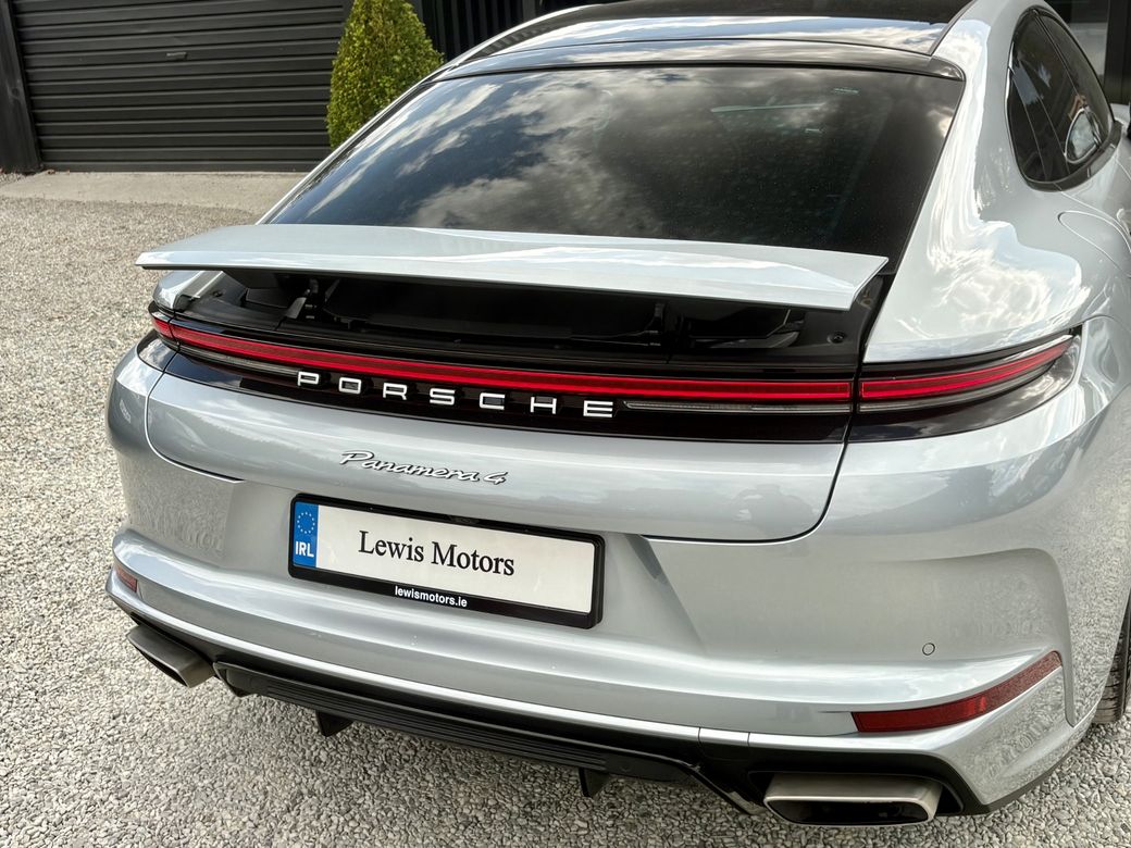 2025 Porsche Panamera