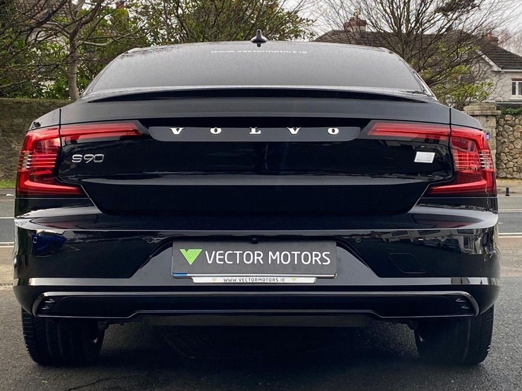 2021 Volvo S90