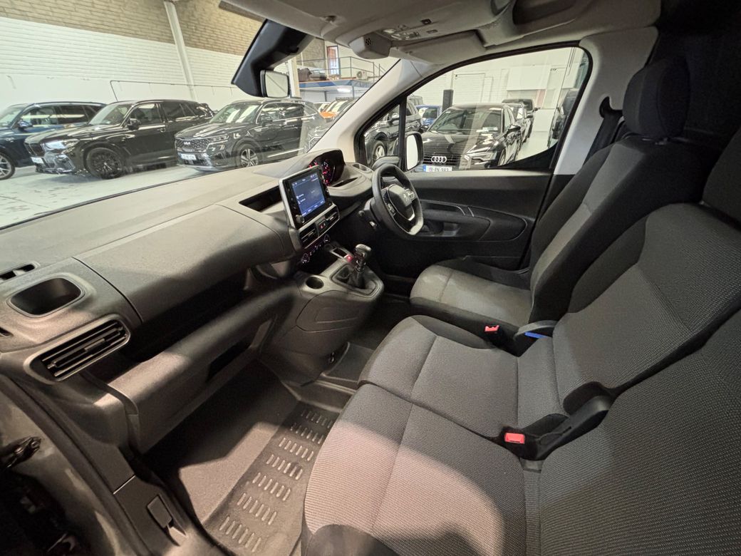 2023 Peugeot Partner