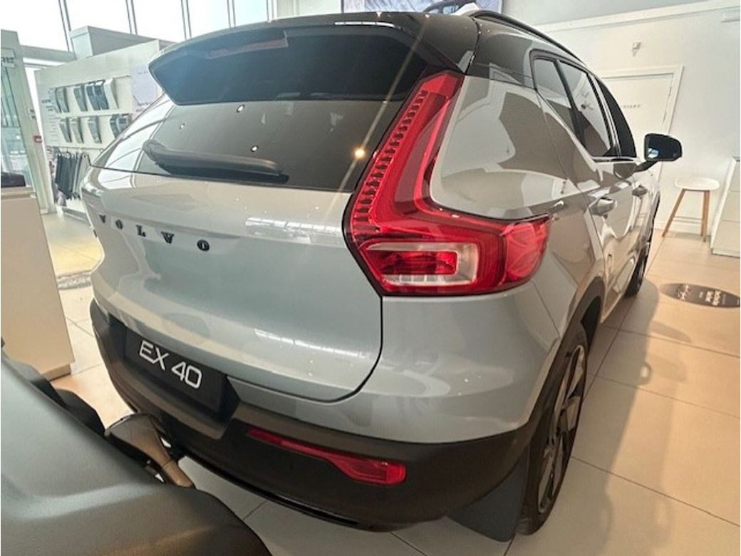 2025 Volvo Ex40