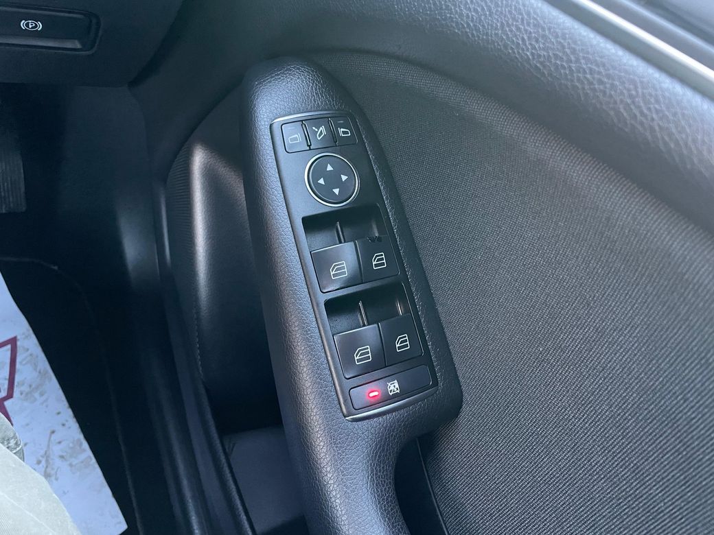 2012 Mercedes-Benz B 180