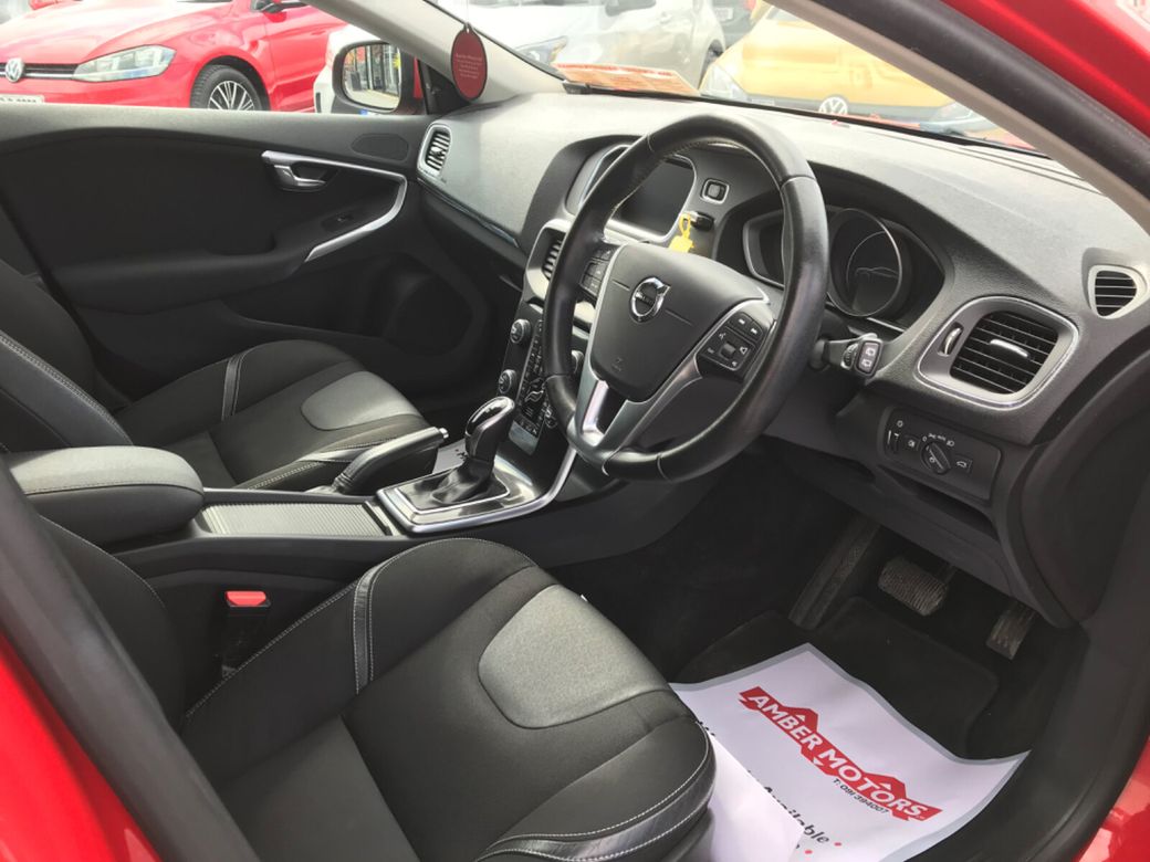 2018 Volvo V40