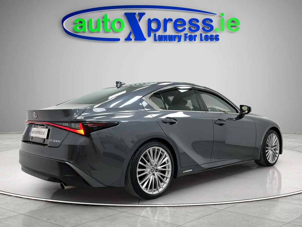 2021 Lexus IS 300h