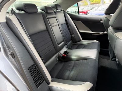 2016 Lexus IS