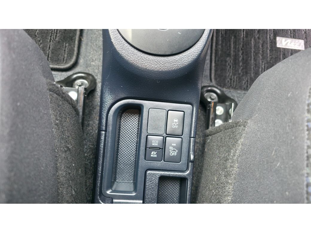 2017 Toyota Vitz