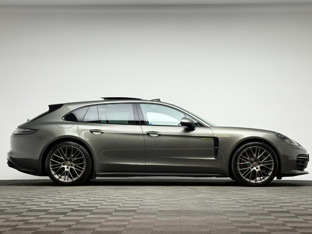 2022 Porsche Panamera