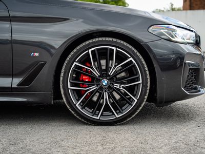 2023 BMW 520