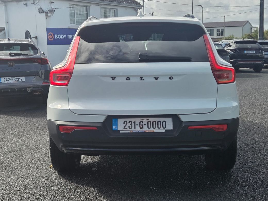 2023 Volvo XC40