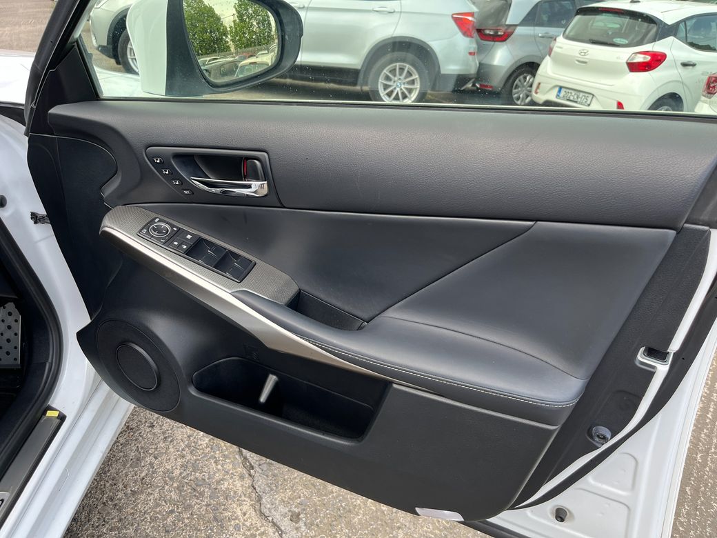 2013 Lexus IS 300h