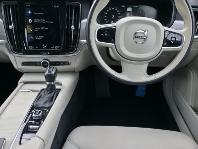 2020 Volvo V90