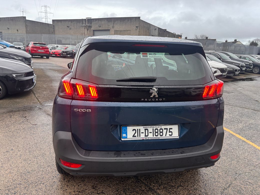 2021 Peugeot 5008