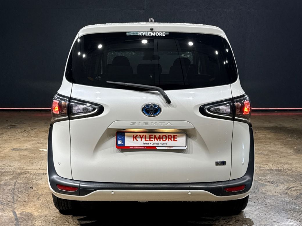 2021 Toyota Sienta