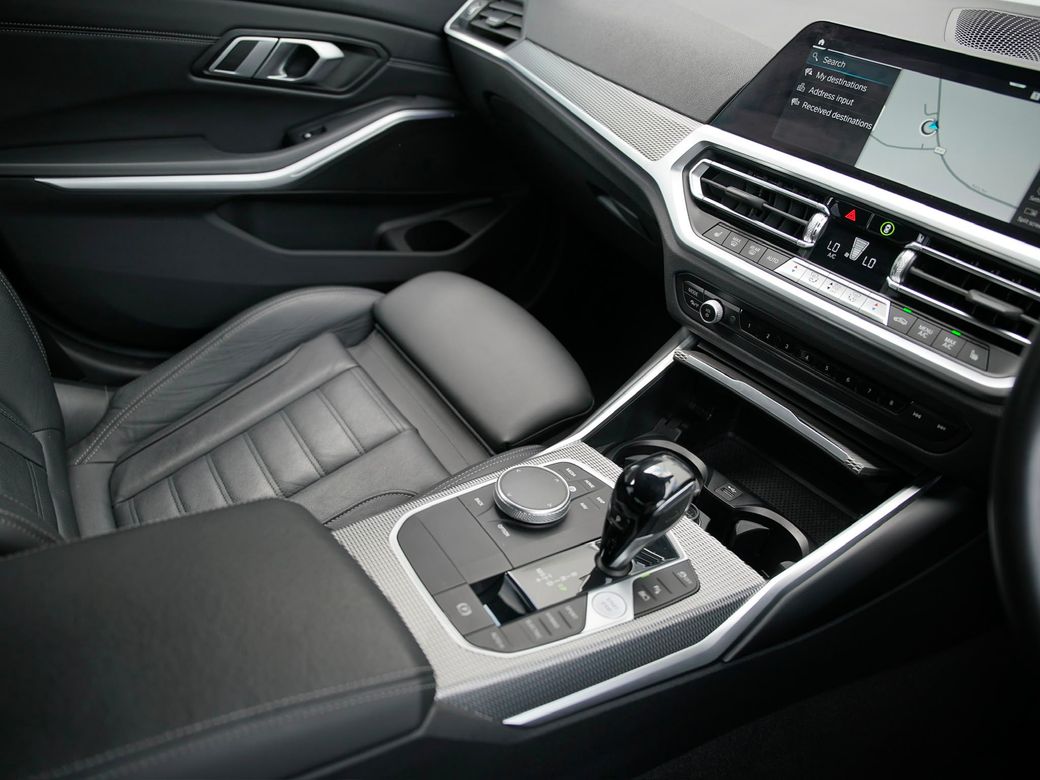 2022 BMW 330