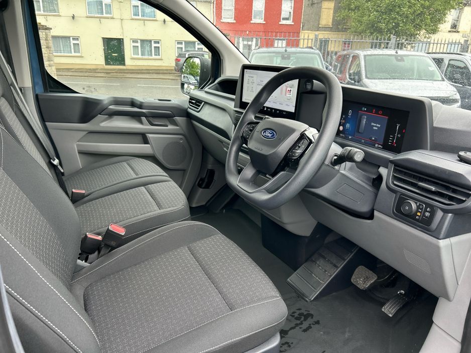 2025 Ford Transit Custom
