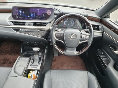 2019 Lexus ES 300h