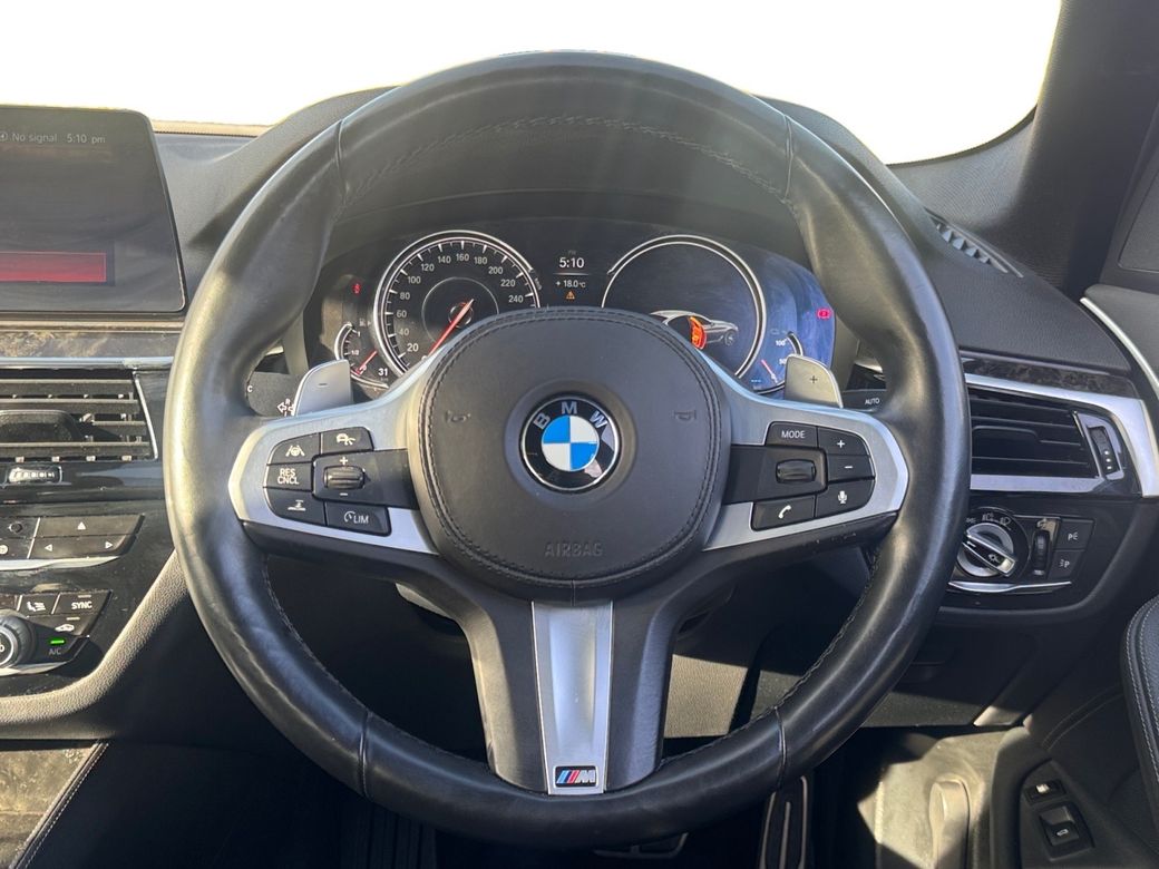 2019 BMW 530