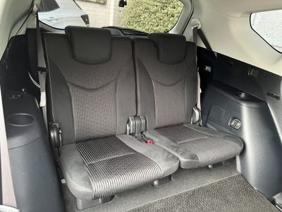 2019 Toyota Prius Alpha