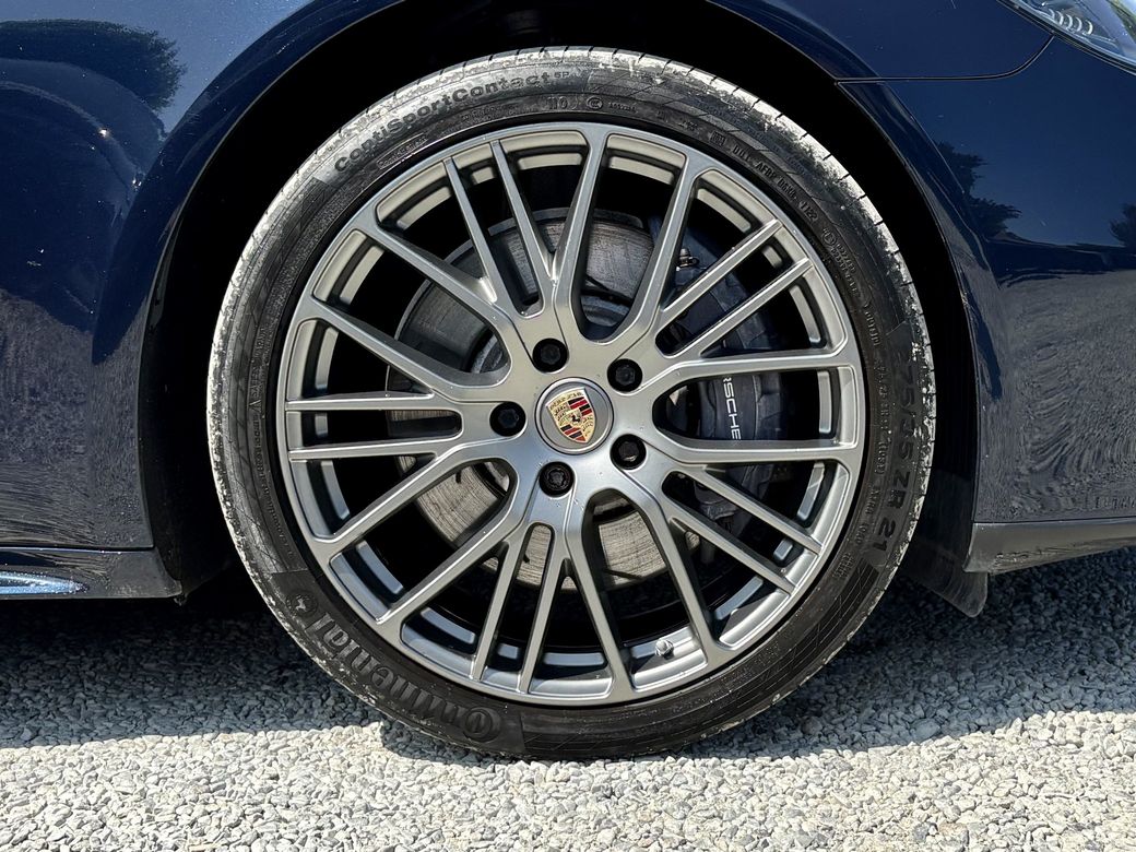 2022 Porsche Panamera