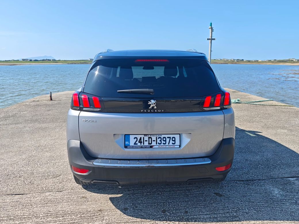 2024 Peugeot 5008