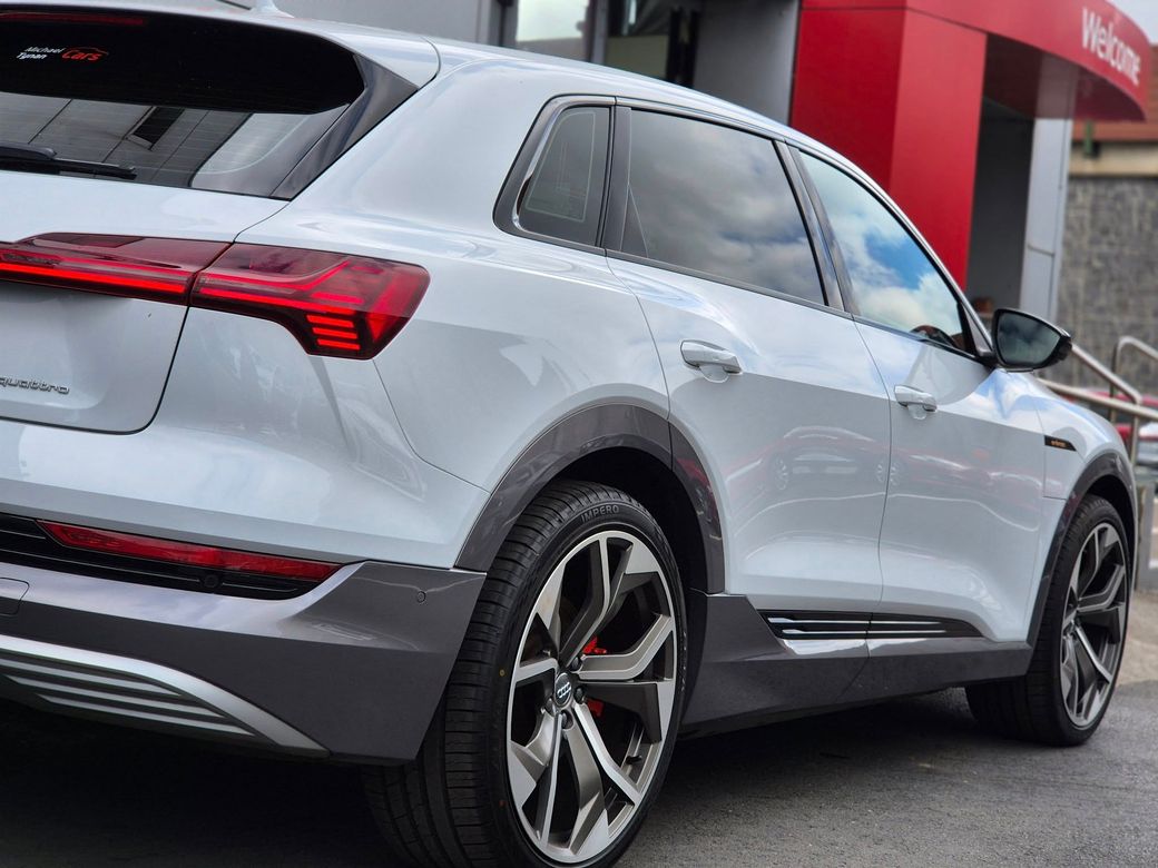 2022 Audi e-tron
