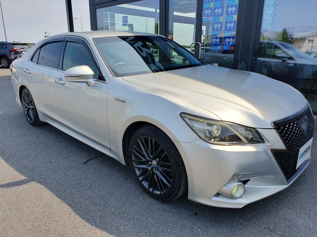 2014 Toyota Crown