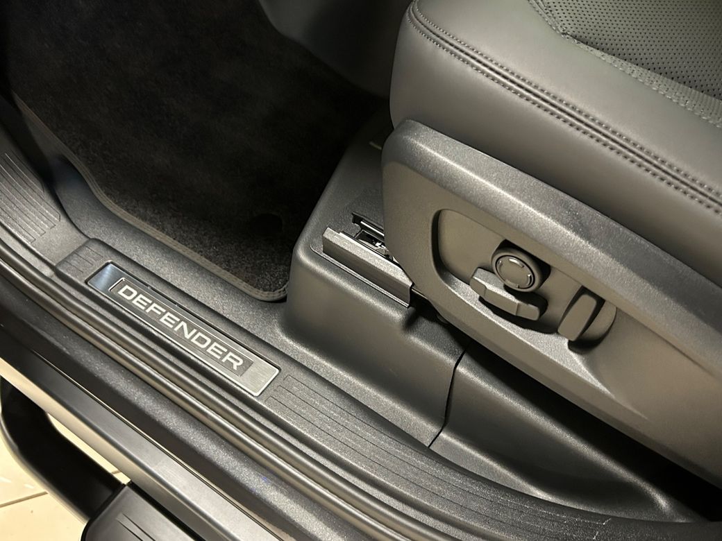 2025 Land Rover Defender