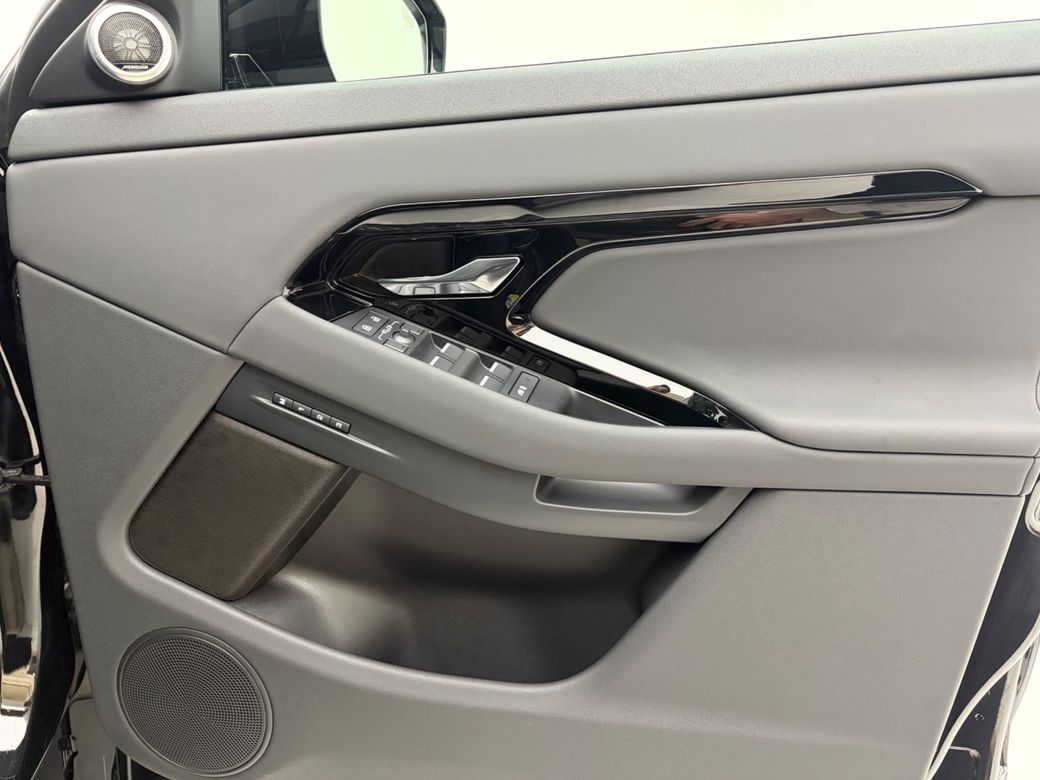 2026 Land Rover Range Rover Evoque