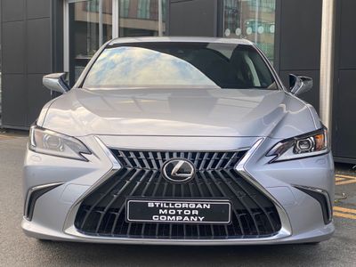 2023 Lexus ES 300h