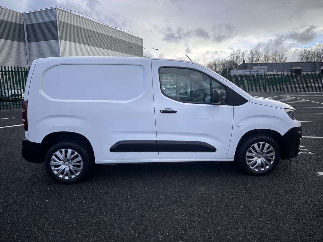 2021 Peugeot Partner