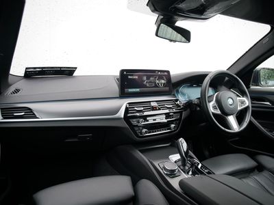 2022 BMW 530