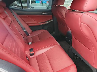 2016 Lexus IS 300h