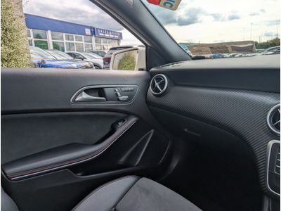 2017 Mercedes-Benz A 180