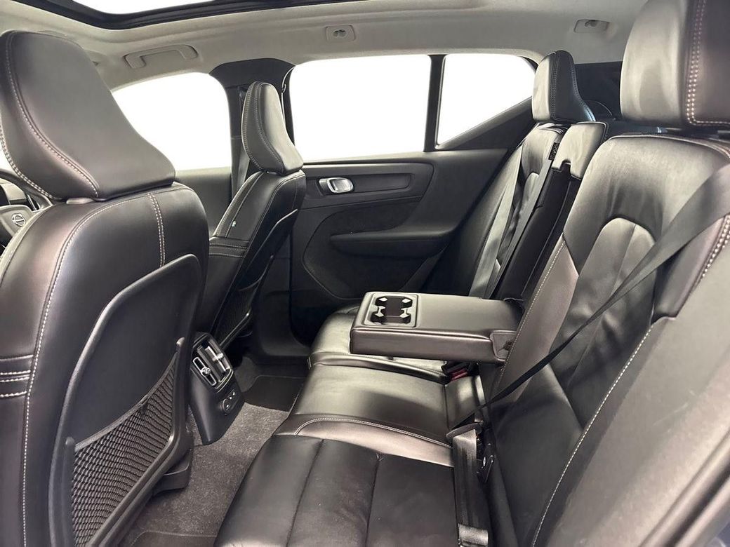 2022 Volvo XC40