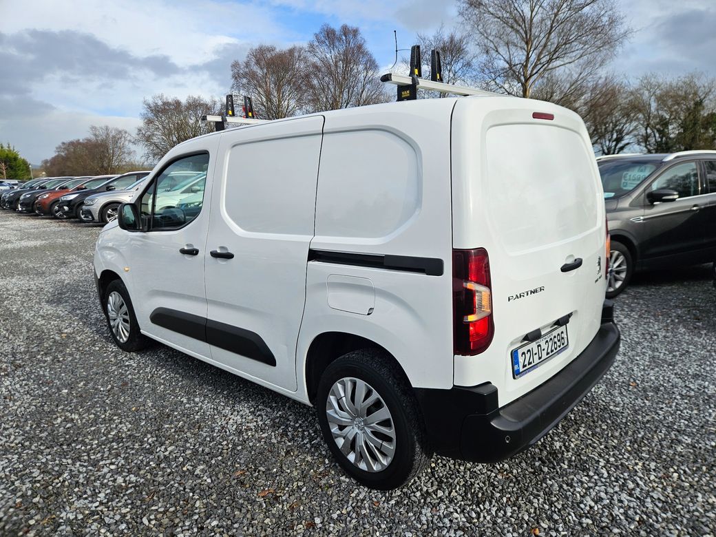 2022 Peugeot Partner