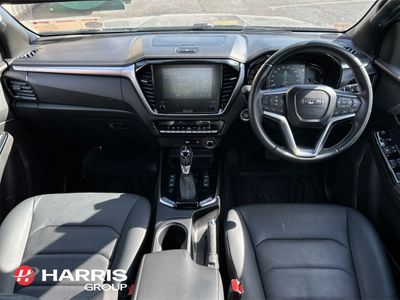 2025 Black Isuzu D-MAX