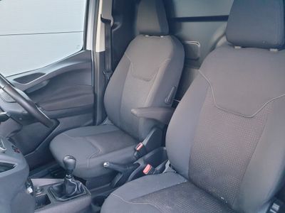 2022 Ford Transit Courier