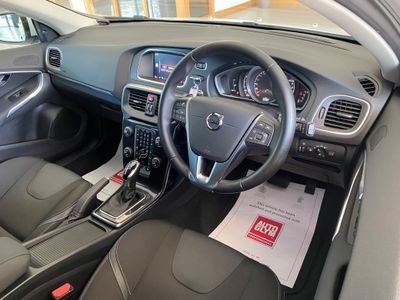 2017 Volvo V40