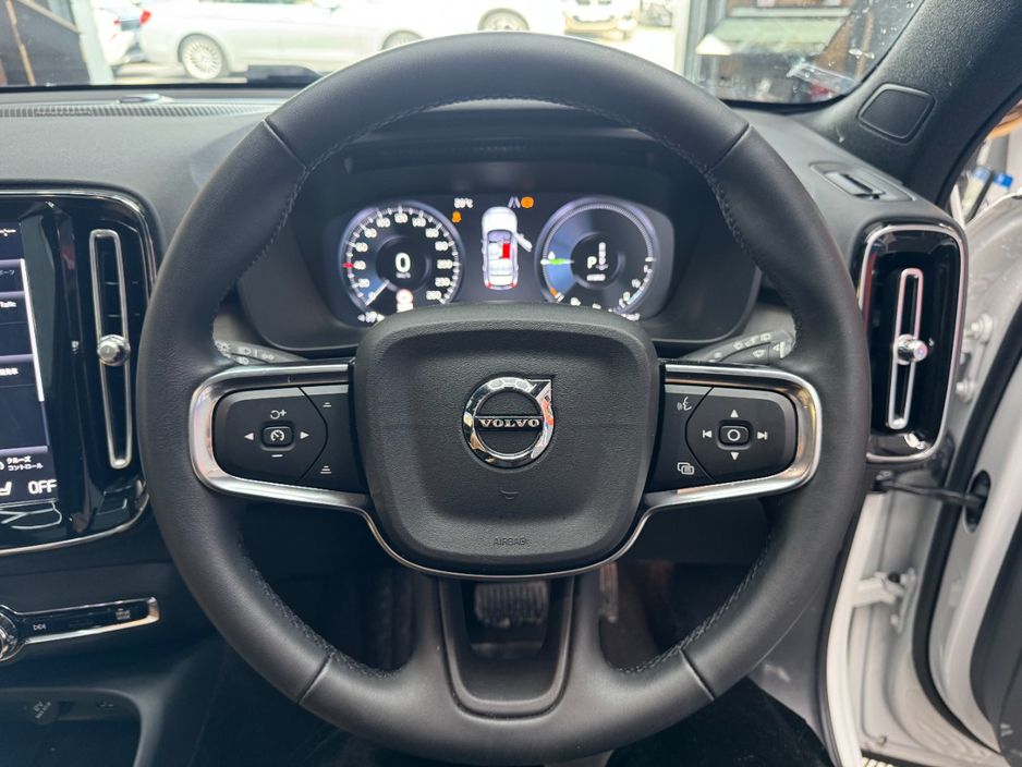 2022 Volvo XC40