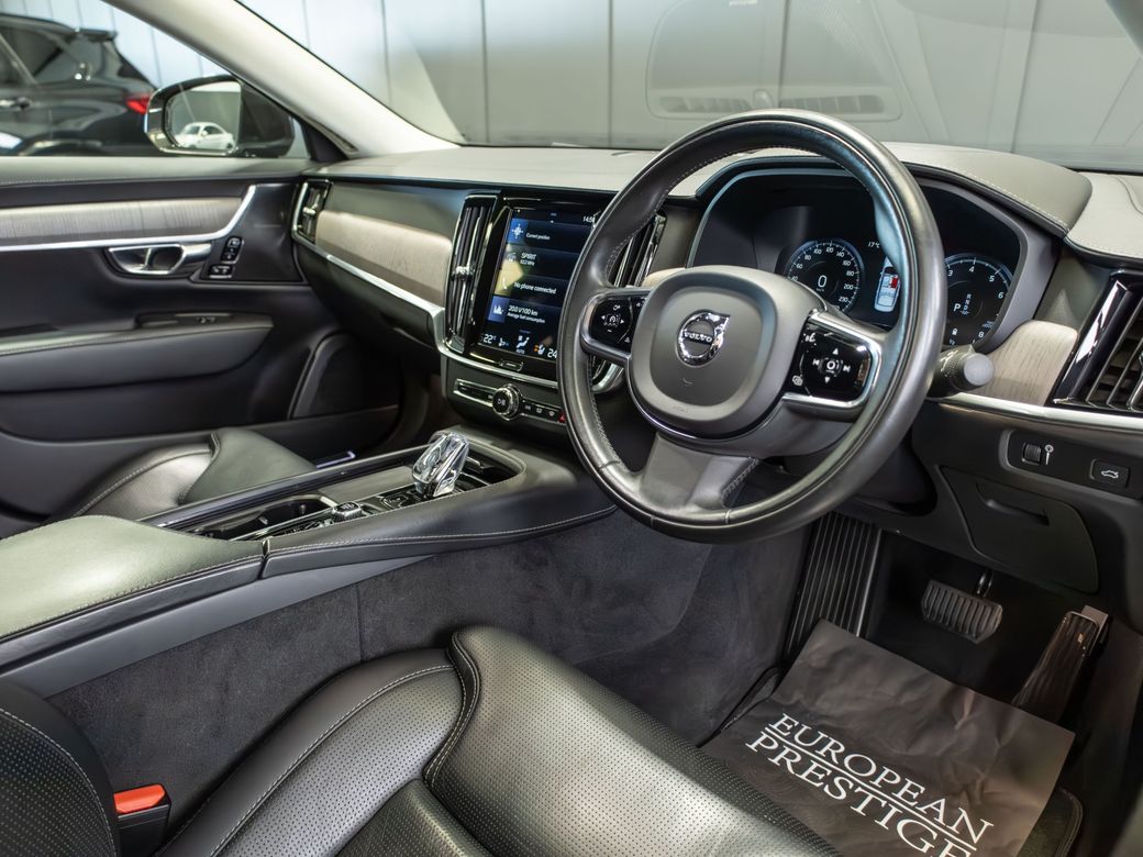 2021 Volvo S90
