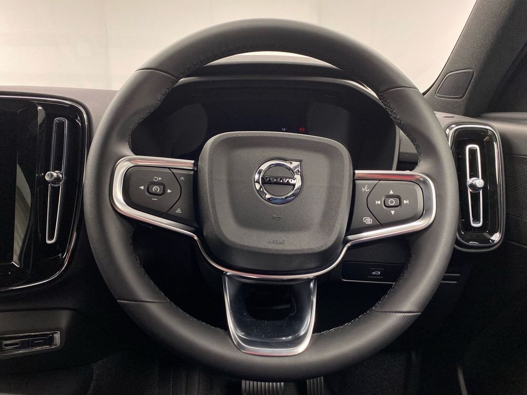 2026 Volvo XC40