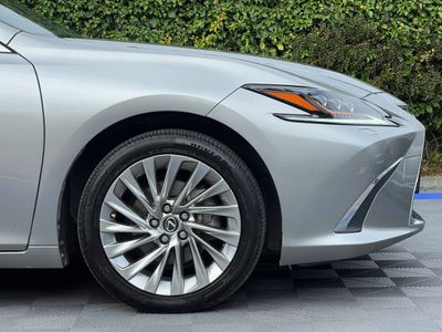 2021 Lexus ES 300h