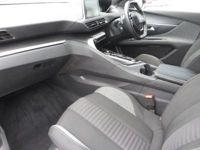 2023 Peugeot 5008