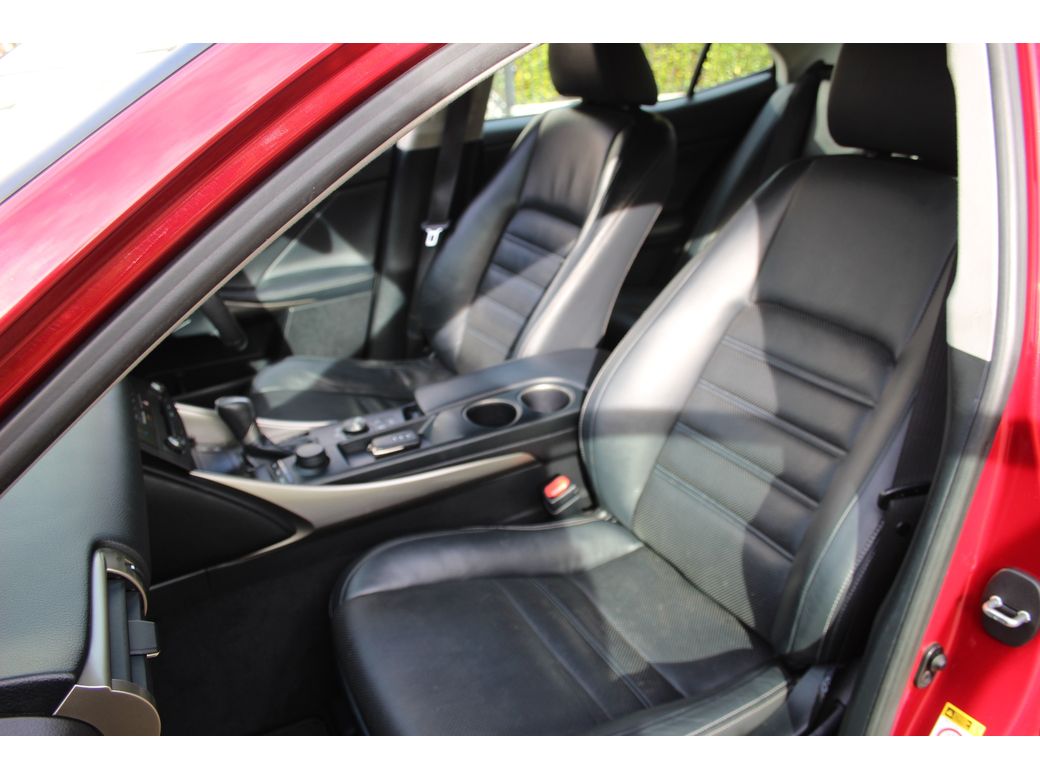 2015 Lexus IS 300h