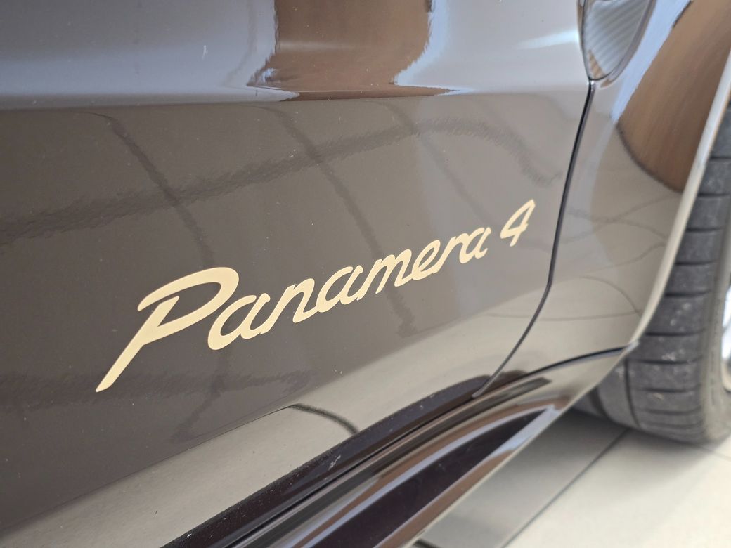 2021 Porsche Panamera