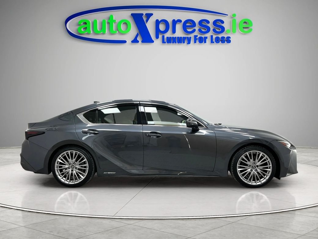 2021 Lexus IS 300h