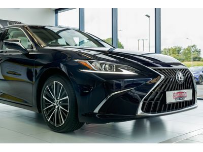 2023 Lexus ES 300h
