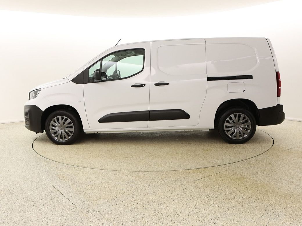 2022 Peugeot Partner
